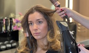 Cuidado de Cabello 25 crea un cabello saludable y estilado con estos trucos de brushing con secador y cepillo redondo