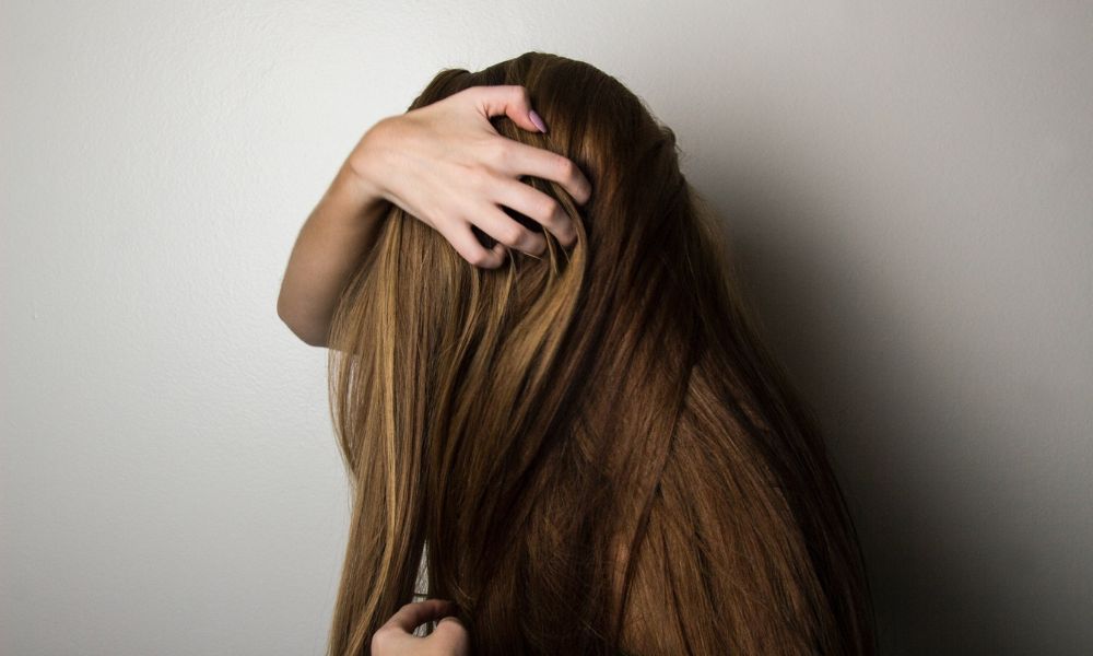 Descubre la diferencia entre cabello deshidratado y desnutrido: causa y tratamiento 2 descubre la diferencia entre cabello deshidratado y desnutrido causa y tratamiento