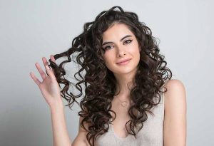 Cuidado de Cabello 22 descubre la tecnica de permanente de pelo rizado y crea diferentes estilos con rizos intensos y suaves